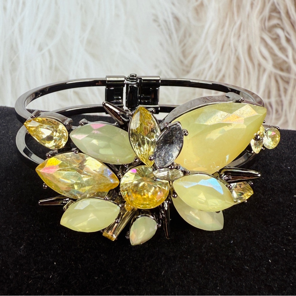 Gorgeous Raised Flower Bling Statement Bracelet